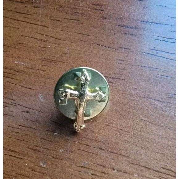 Vintage Christian Godly Cross Gold Tone Lapel Pin - Picture 1 of 4
